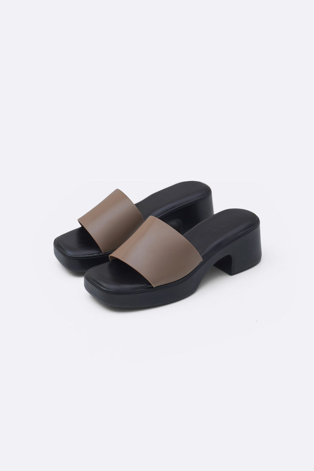 EASY BLOCK HEELS