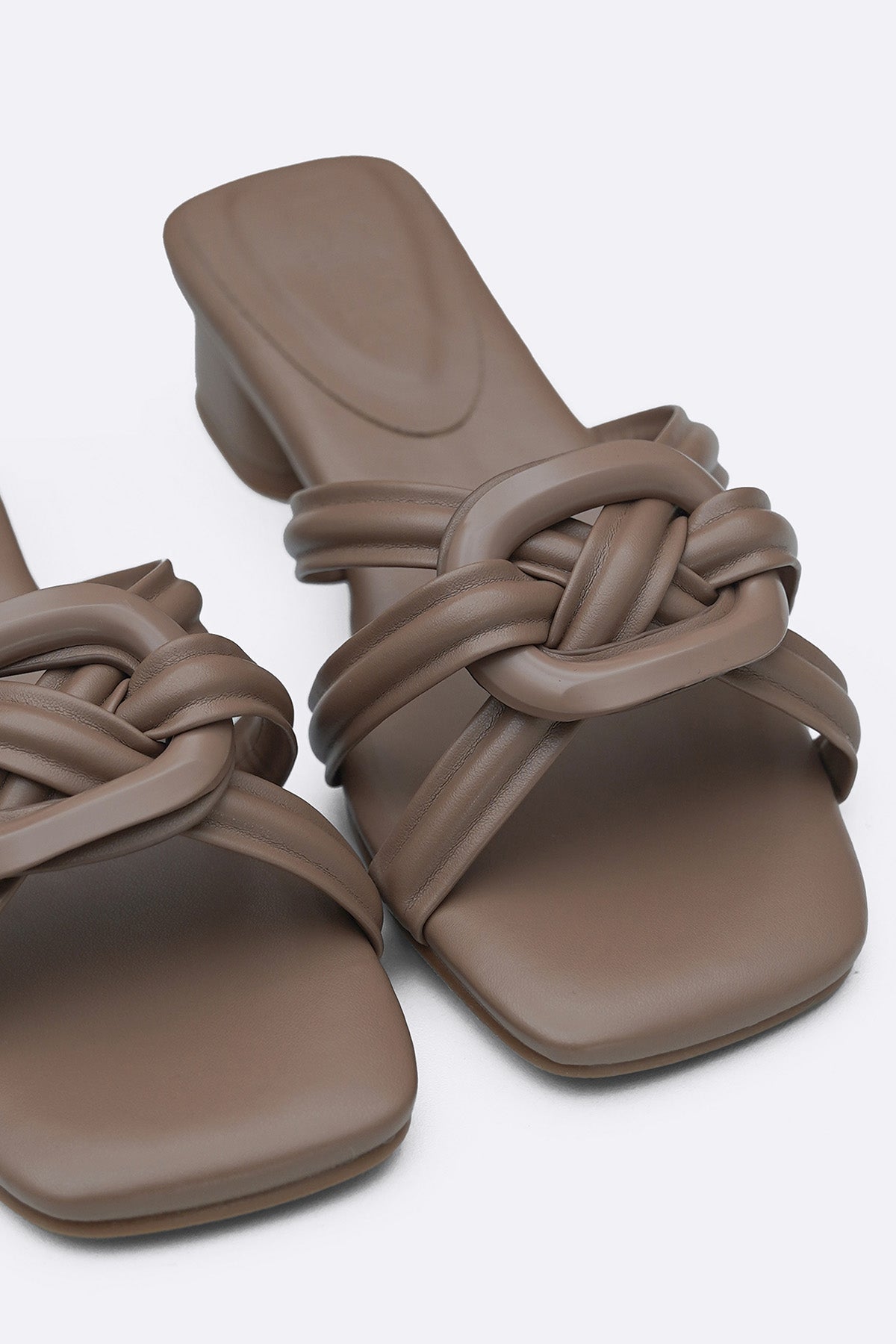 COMFY LINK HEELS