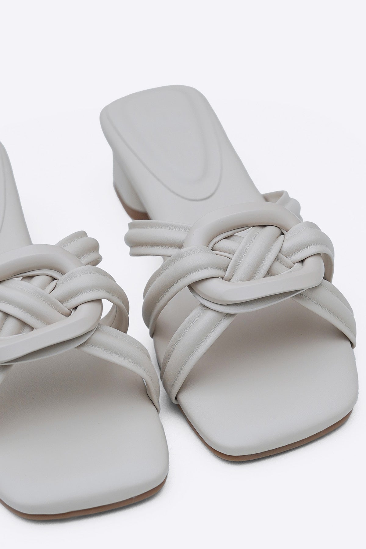 COMFY LINK HEELS