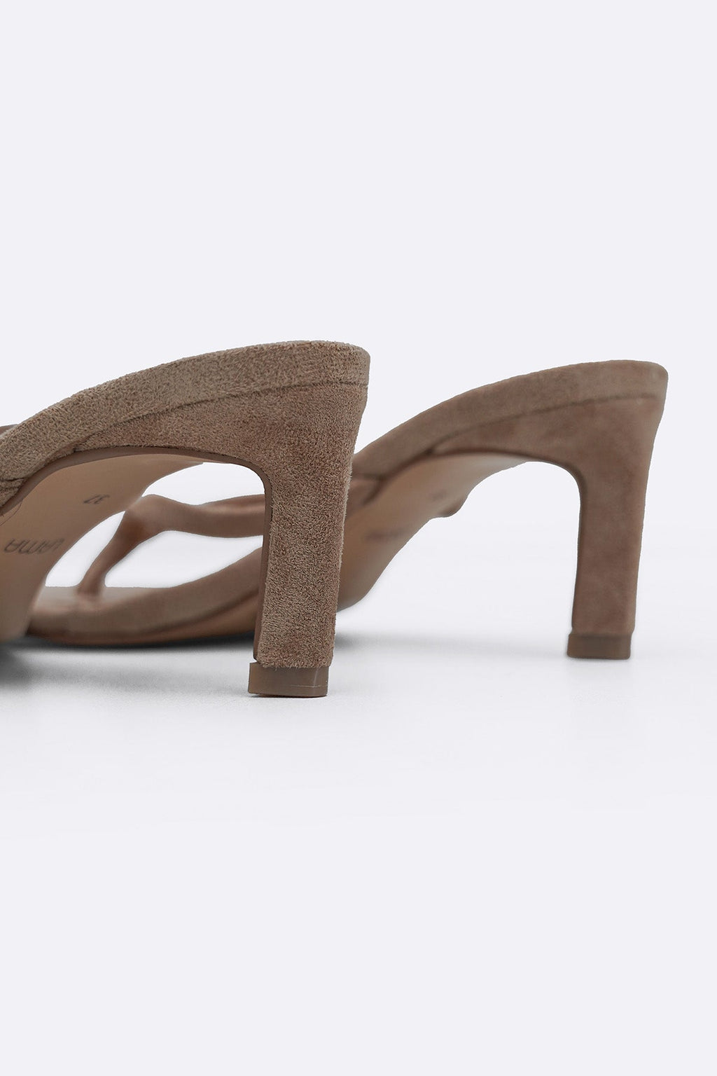 STUDIO FLIP HEELS
