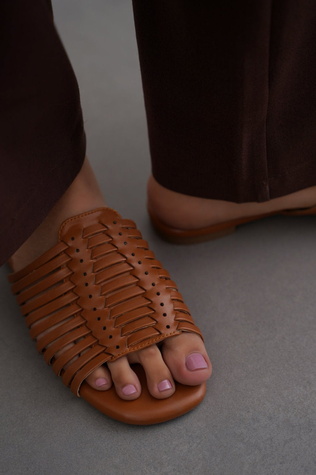 TROPICAL WEAVE SLIDES