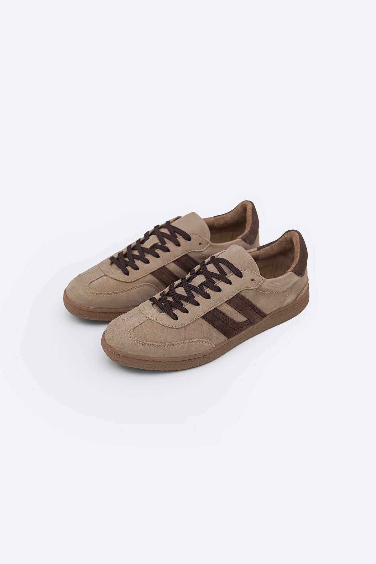 SUEDE ESSENTIAL SNEAKERS